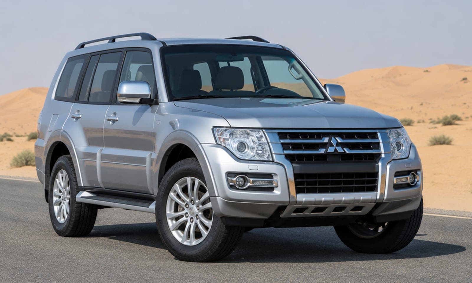 Mitsubishi Pajero rental car in Dubai